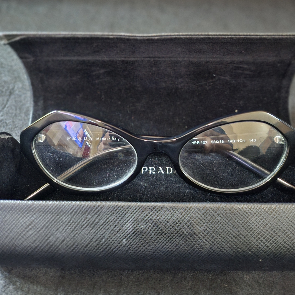 Chic Black PRADA Women's Readers. 2.0 Or 200%